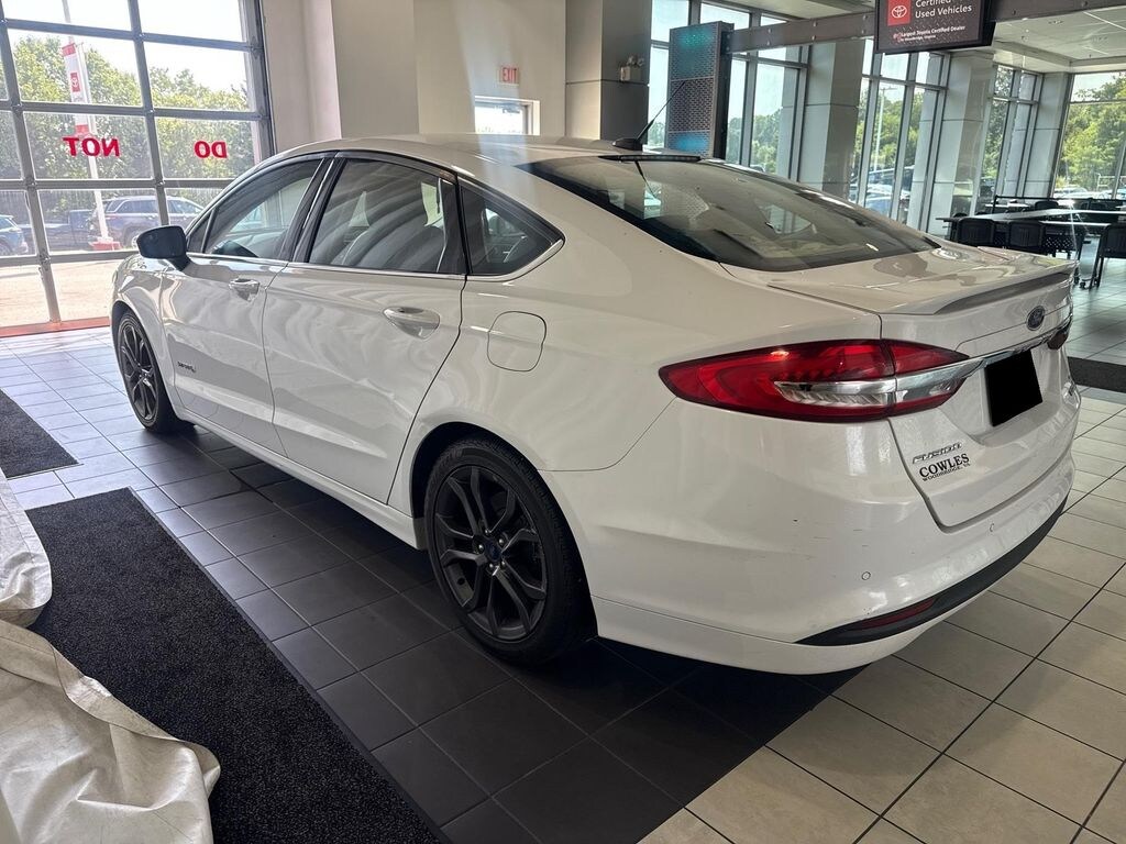 Used 2018 Ford Fusion Hybrid SE Sedan
