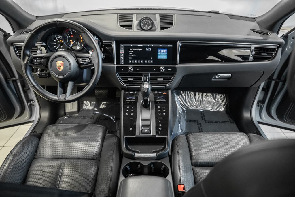 2022 Porsche Macan Base - Photo 18