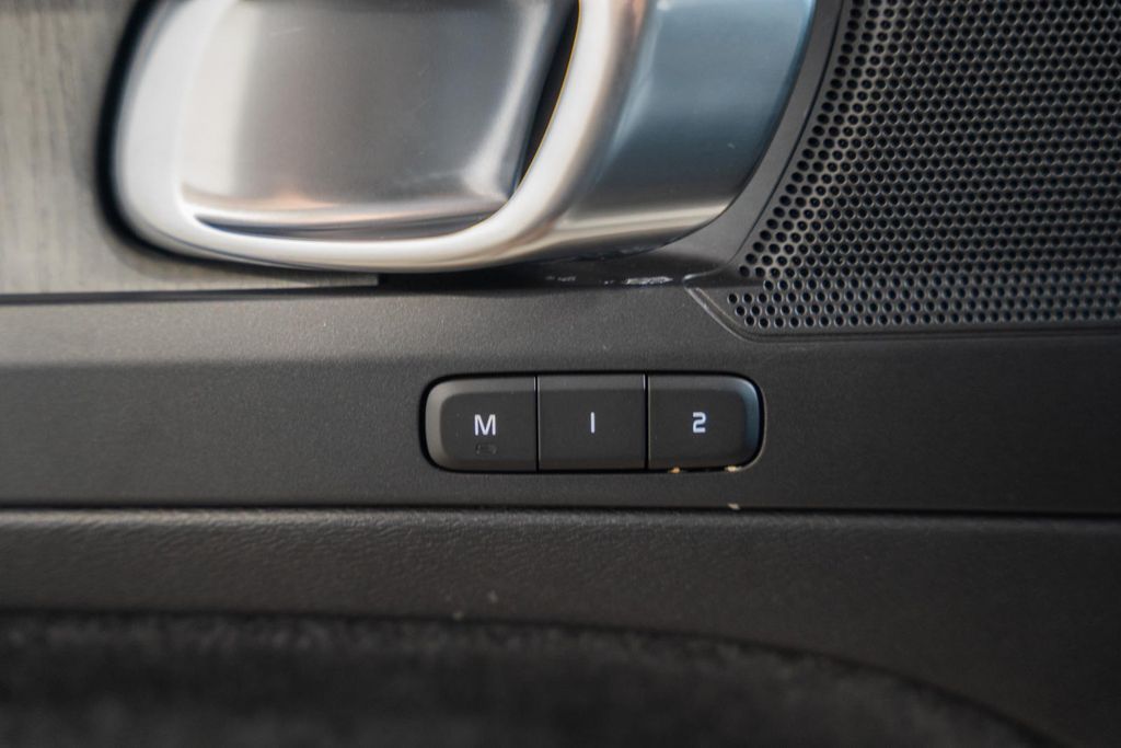 2023 Volvo XC40 Plus - Photo 42