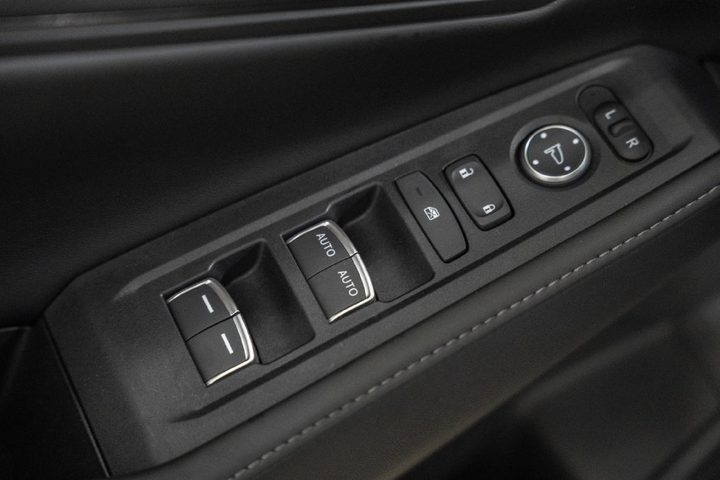 2025 Honda Accord Hybrid Sport-L - Photo 29