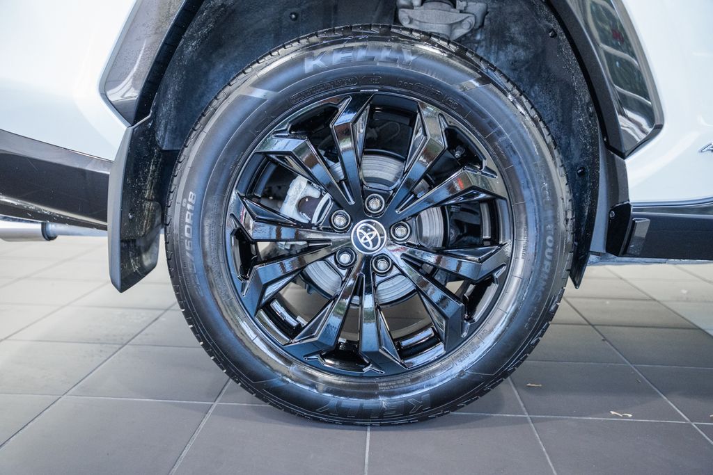 2024 Toyota RAV4 XSE - Photo 14