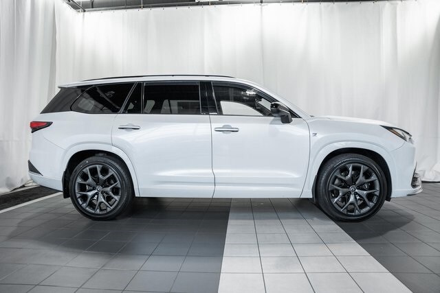 2024 Lexus TX 500h F SPORT Premium photo 3