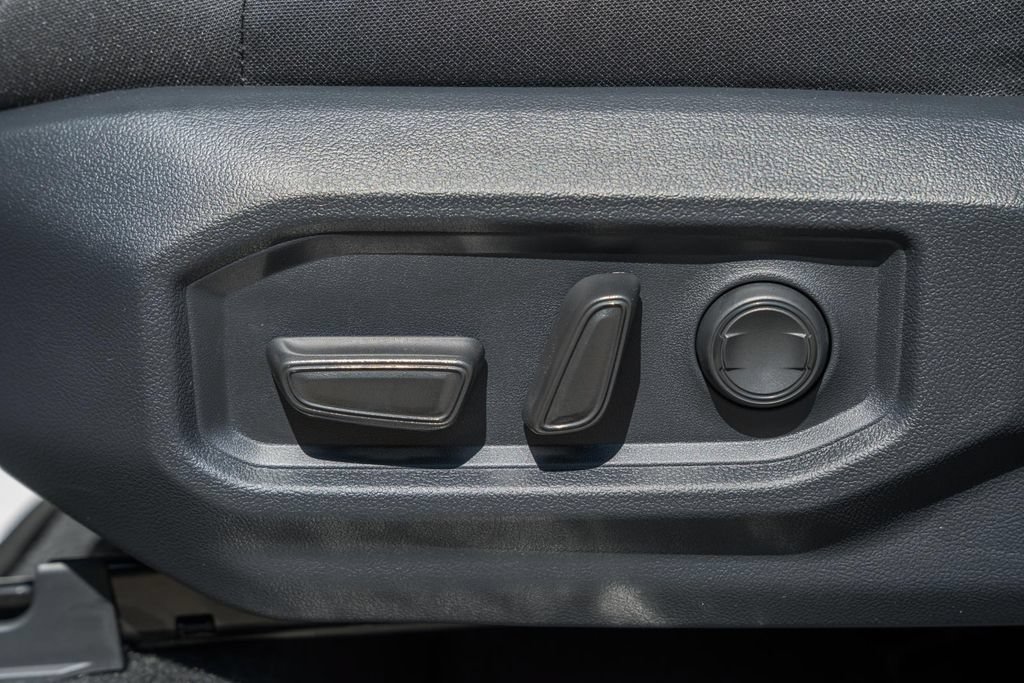 2026 Toyota Tundra SR5 - Photo 36