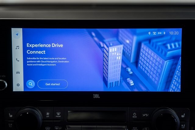 2024 Toyota Highlander Hybrid Limited photo 4