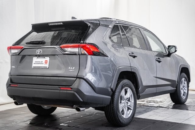 2022 Toyota RAV4 XLE photo 3