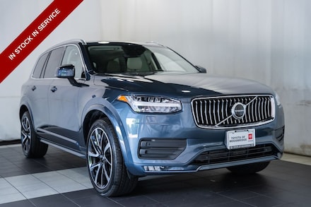 2022 Volvo XC90 T6 Momentum SUV