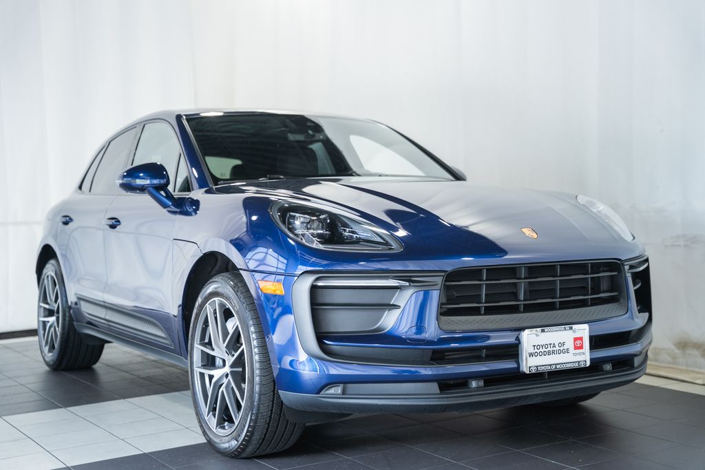 2022 Porsche Macan Base