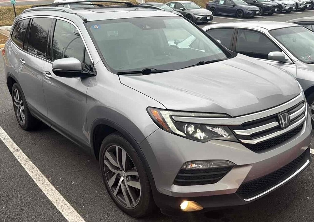 2016 Honda Pilot Elite photo 3