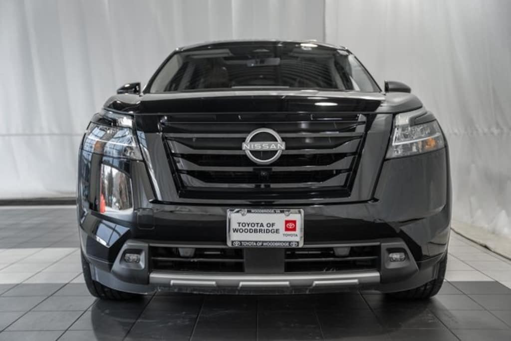 Used 2024 Nissan Pathfinder Platinum SUV