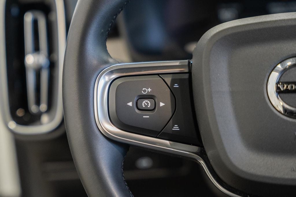 2023 Volvo XC40 Plus - Photo 30