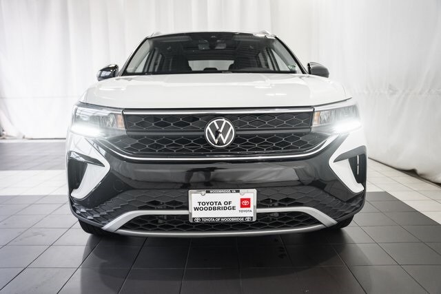 2024 Volkswagen Taos SE photo 2