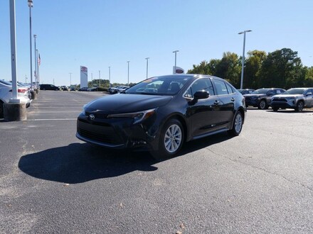 2025 Toyota Corolla Hybrid XLE Sedan