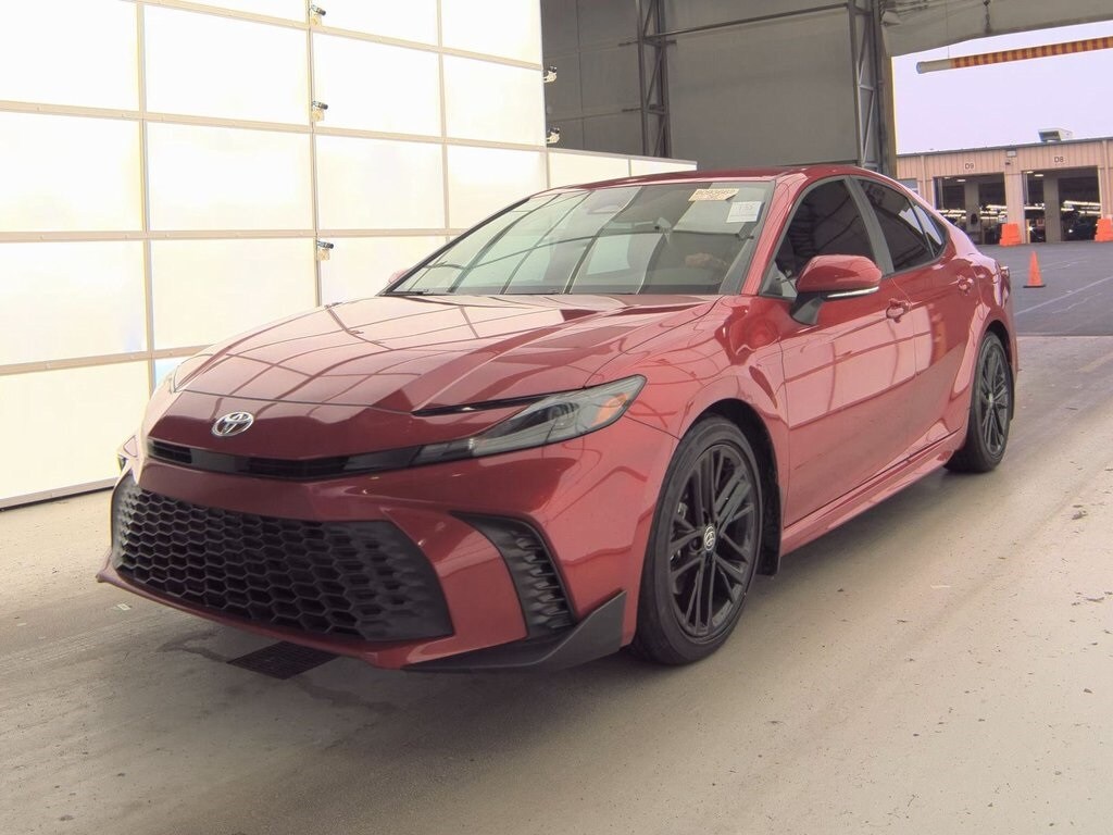 2025 Toyota Camry SE photo 3