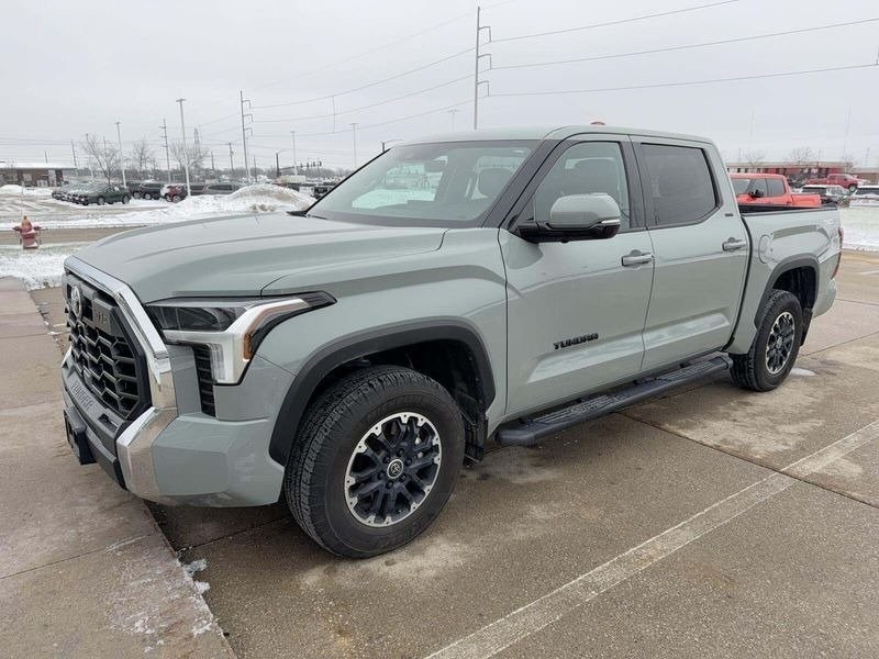 2022 Toyota Tundra SR5's photo