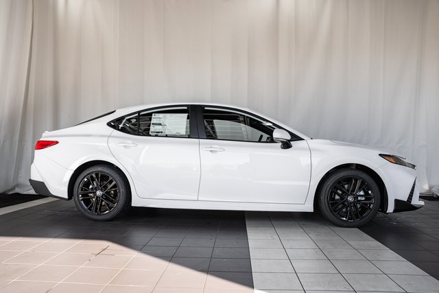 2026 Toyota Camry SE photo 3