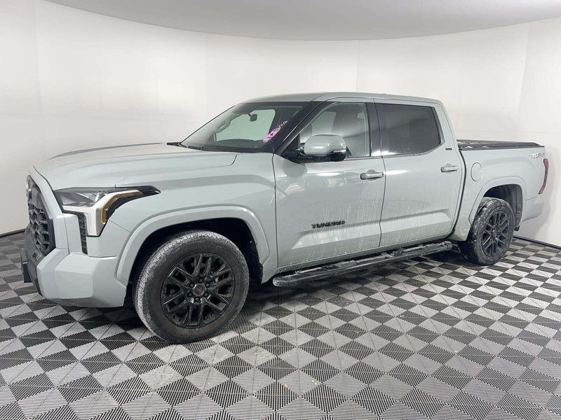 2022 Toyota Tundra SR5's photo