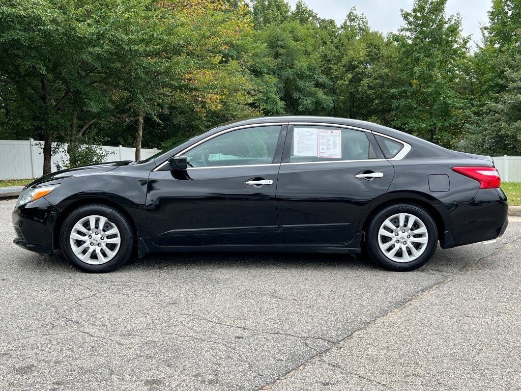 Used 2017 Nissan Altima S with VIN 1N4AL3AP9HC228085 for sale in Woodbridge, VA