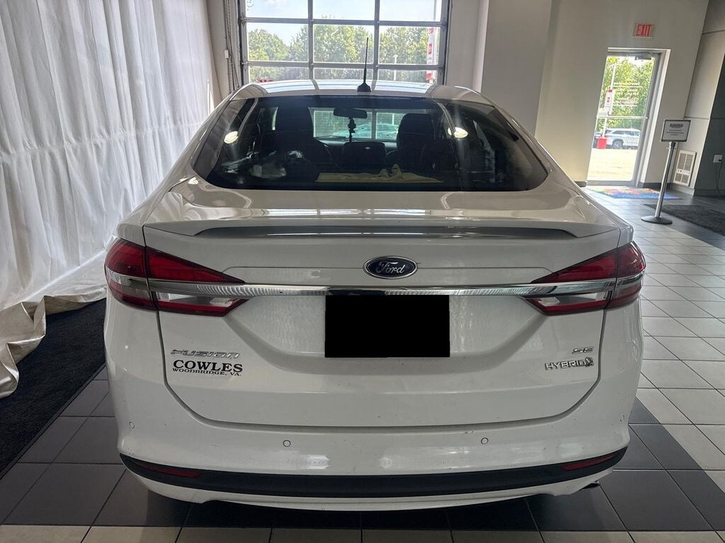 Used 2018 Ford Fusion Hybrid SE Sedan