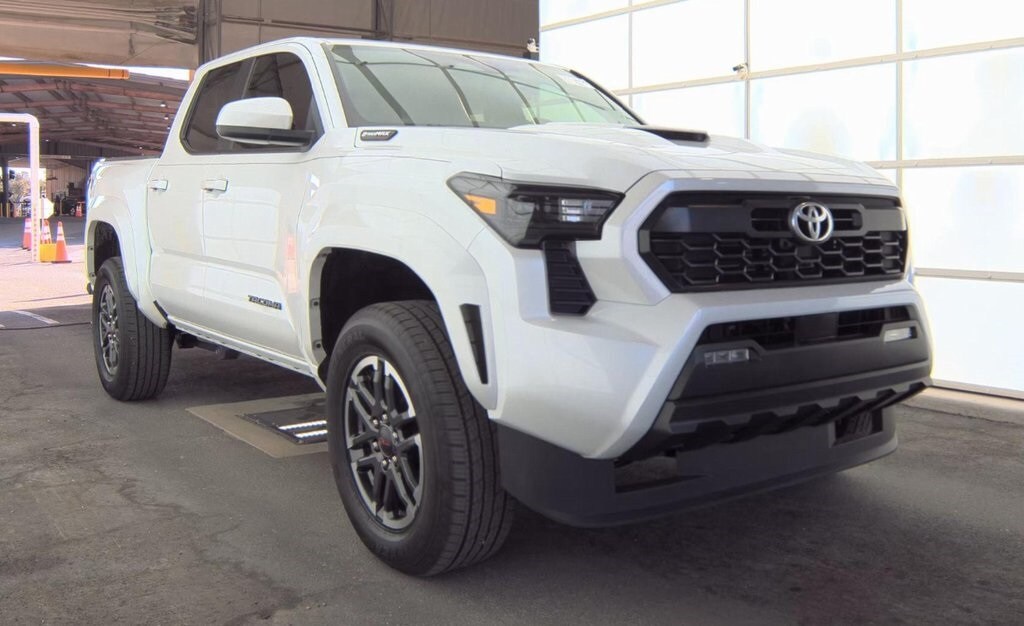 2024 Toyota Tacoma TRD Sport photo 3