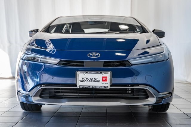 2024 Toyota Prius LE photo 2