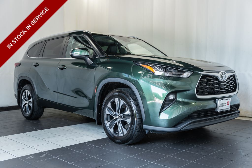 2024 Toyota Highlander XLE AWD's photo