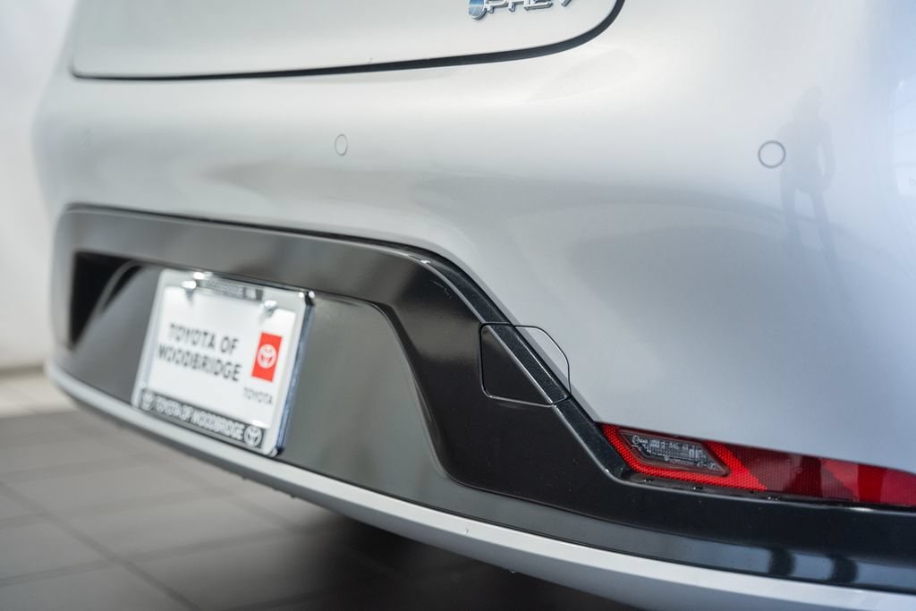 2026 Toyota Prius Plug-in Hybrid XSE - Photo 7