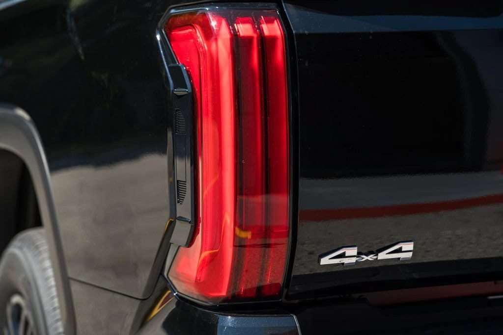 2026 Toyota Tundra SR5 - Photo 8