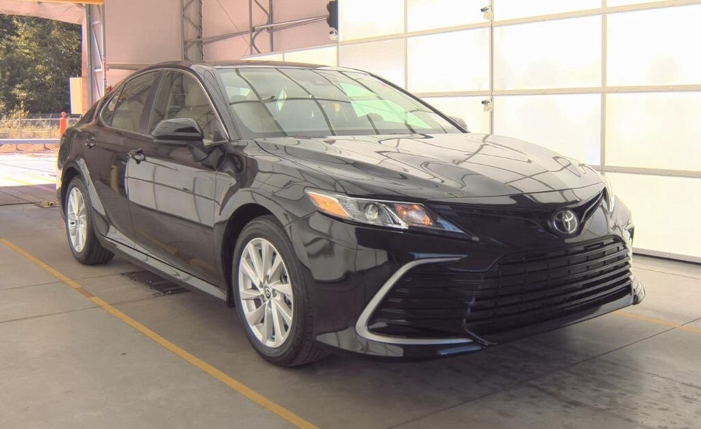 2024 Toyota Camry LE photo 3