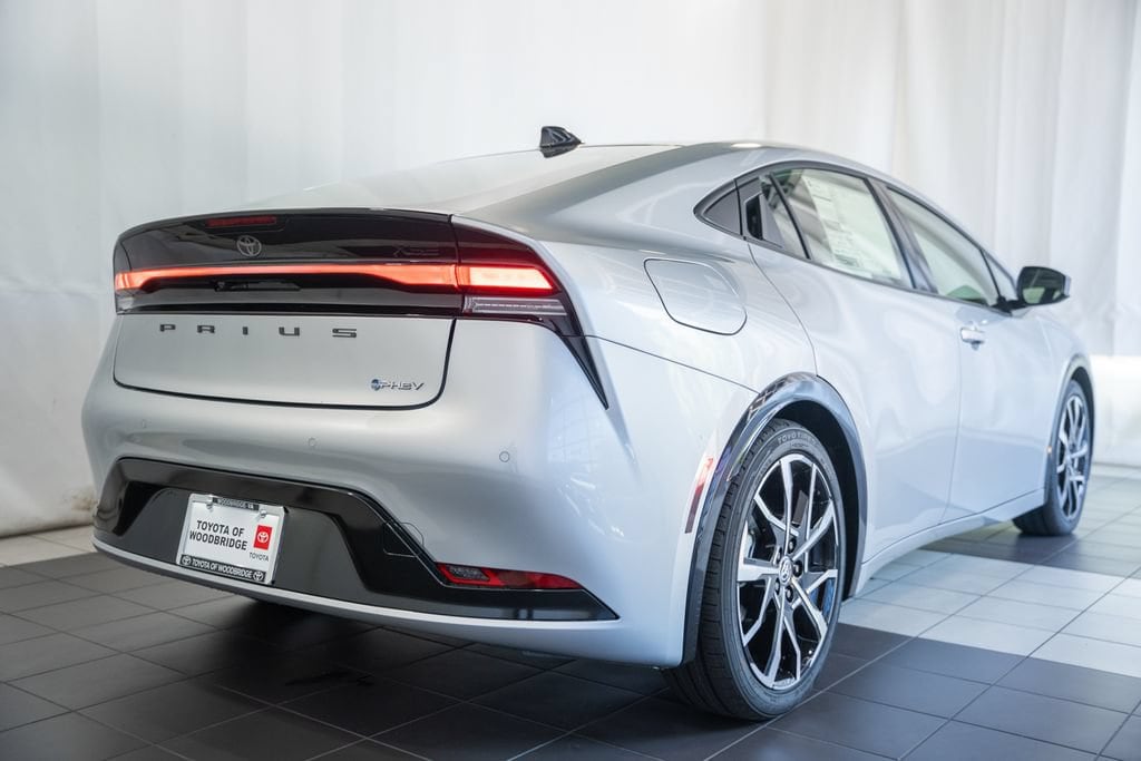 2026 Toyota Prius Plug-in Hybrid XSE - Photo 4