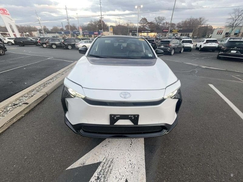 2024 Toyota bZ4X XLE photo 2