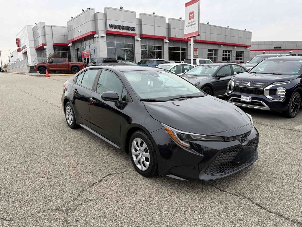 2020 Toyota Corolla LE photo 2