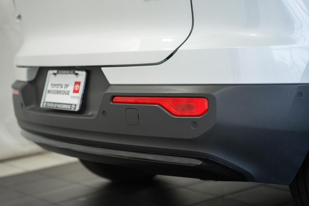 2023 Volvo XC40 Plus - Photo 8