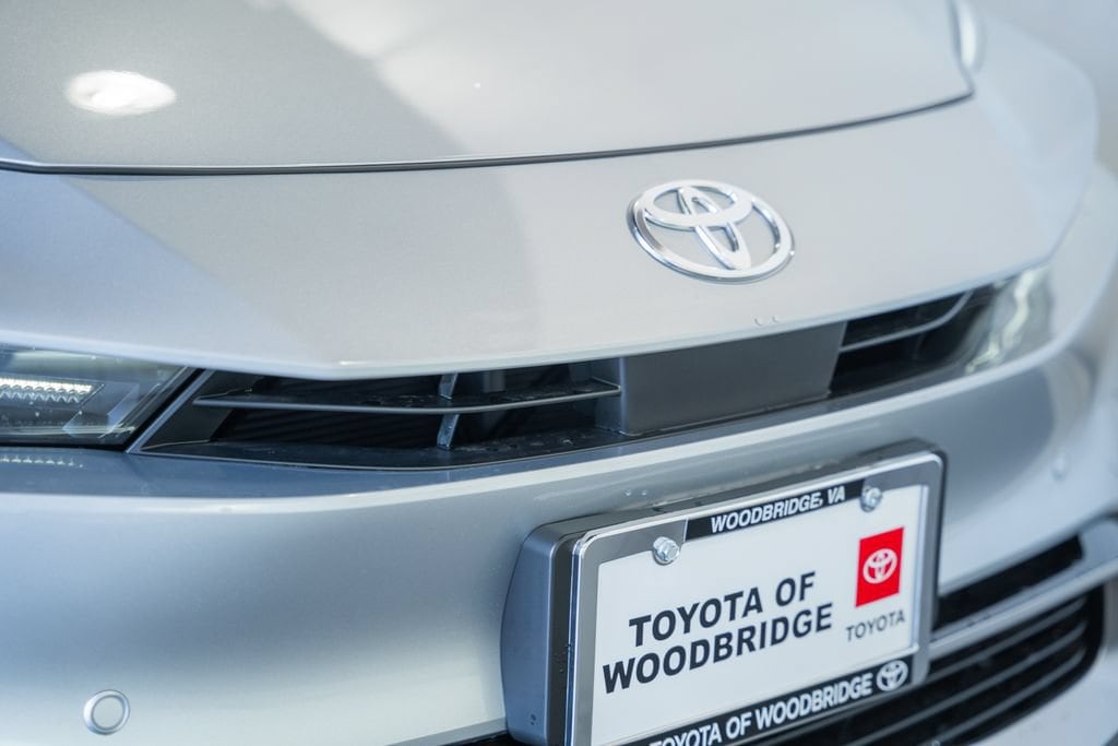 2026 Toyota Prius Plug-in Hybrid XSE - Photo 9