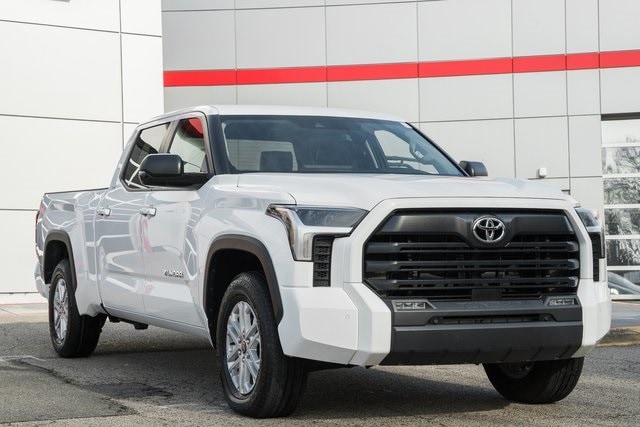 2024 Toyota Tundra SR5's photo