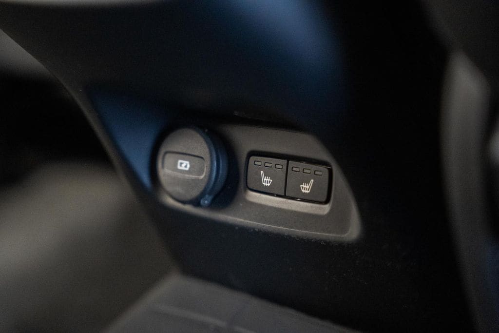 2023 Volvo XC40 Plus - Photo 34