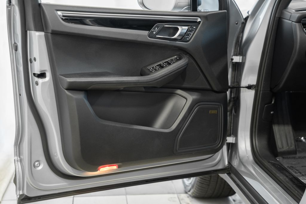 2022 Porsche Macan Base - Photo 37