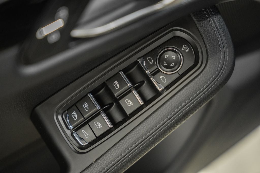 2022 Porsche Macan Base - Photo 38