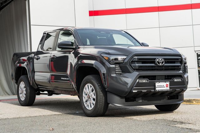 2025 Toyota Tacoma SR5's photo