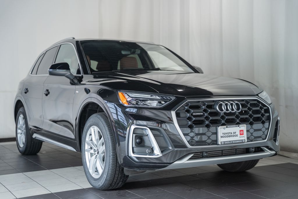 2023 Audi Q5 45 Premium's photo