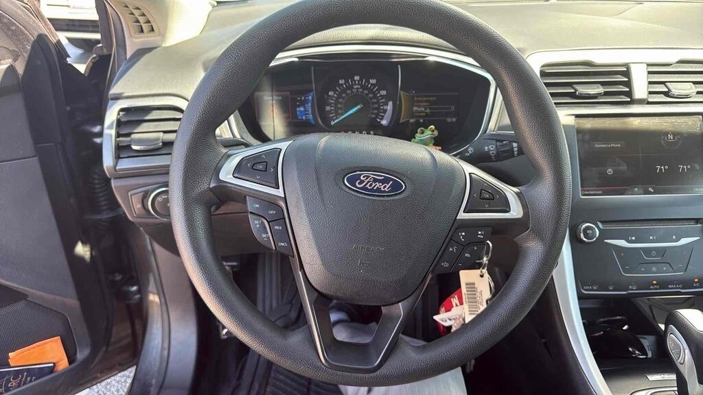 2015 Ford Fusion SE photo 3