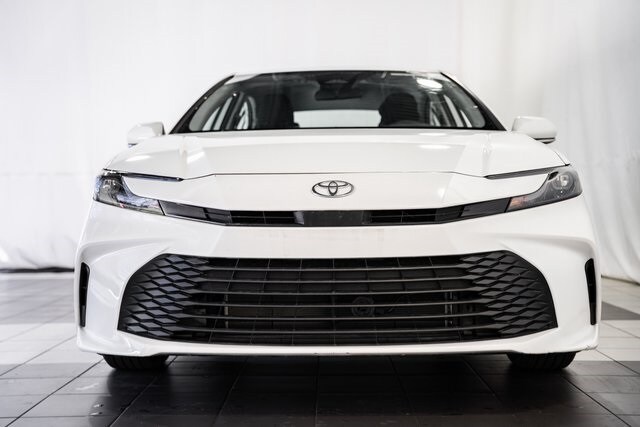 2025 Toyota Camry LE photo 2