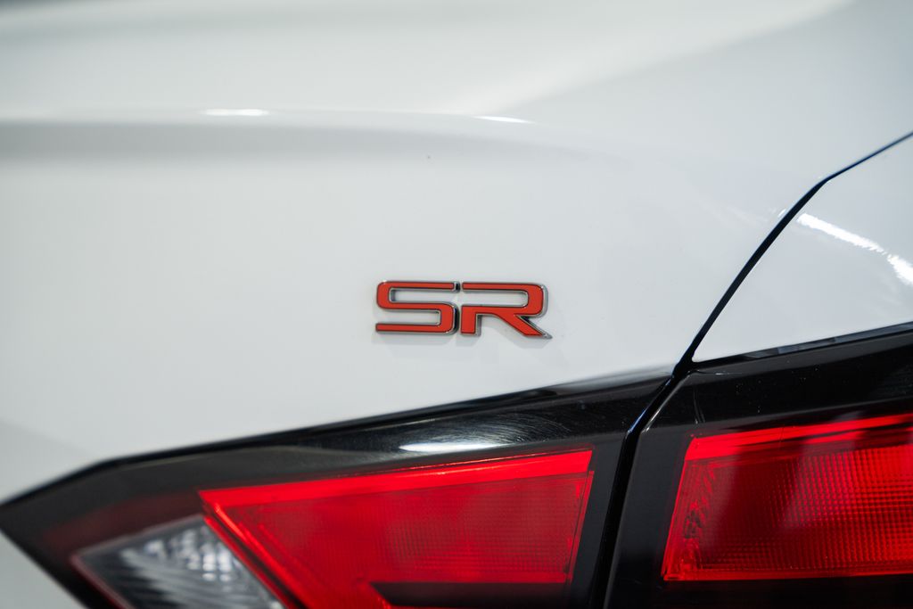 2024 Nissan Altima SR - Photo 7
