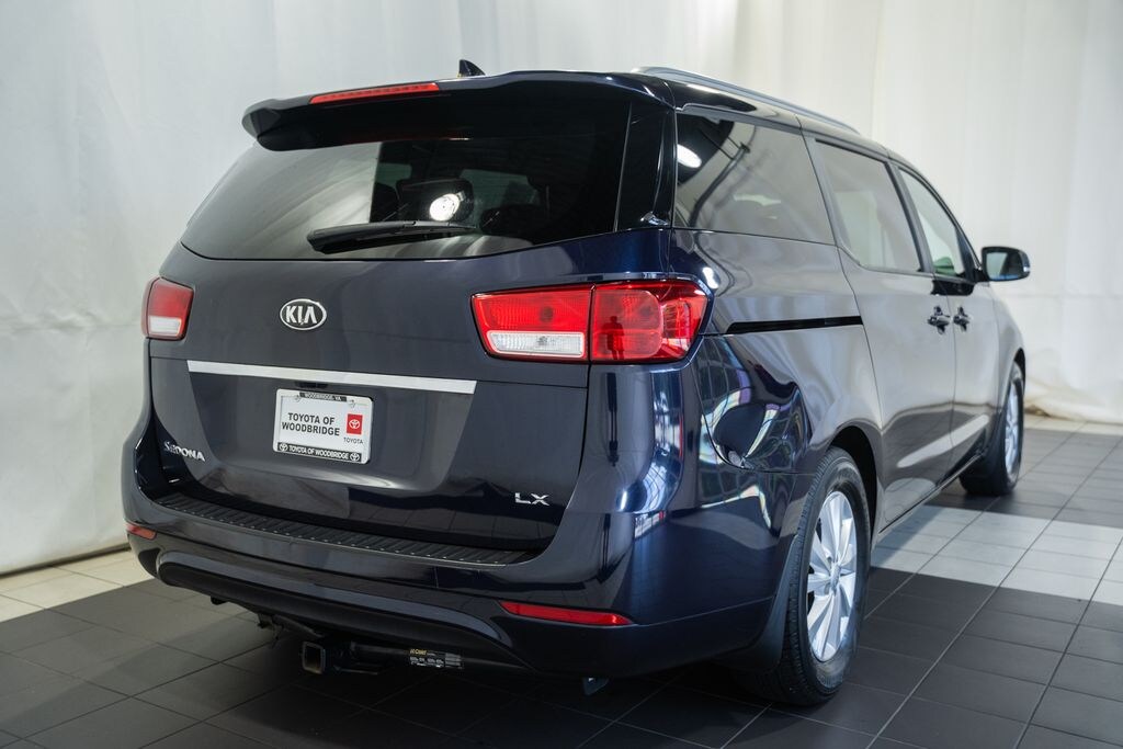Used 2018 Kia Sedona LX Minivan/Van