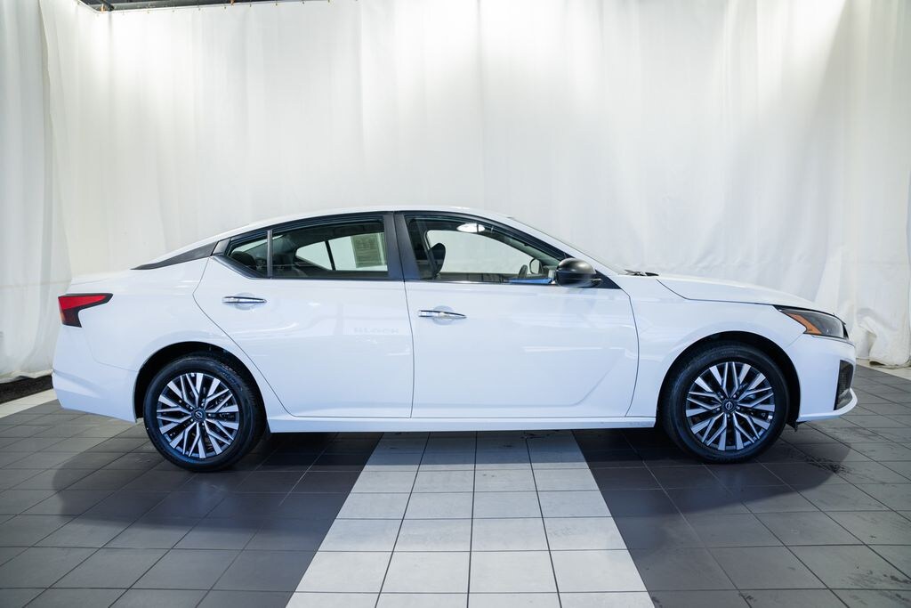 Used 2025 Nissan Altima 2.5 SV Sedan
