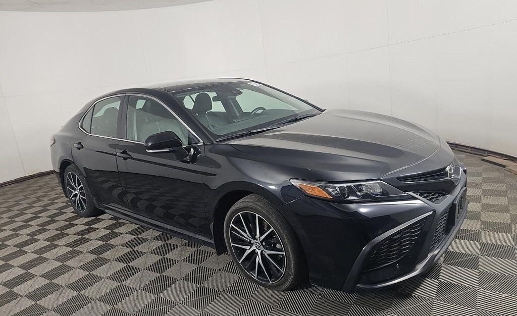 2024 Toyota Camry SE photo 2
