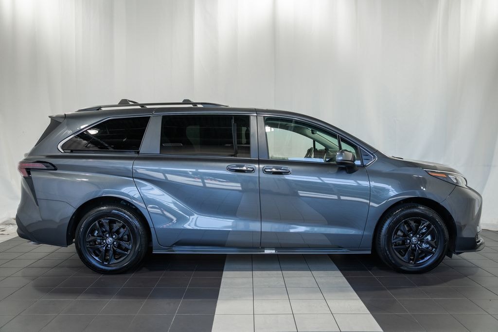Certified 2025 Toyota Sienna XLE Minivan/Van