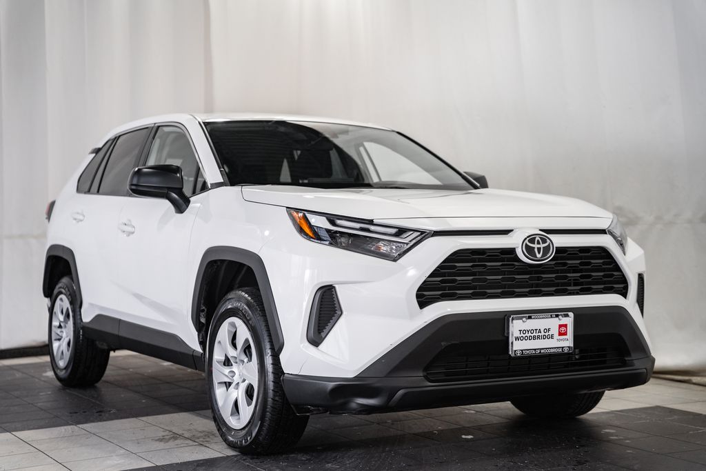 2025 Toyota RAV4 LE