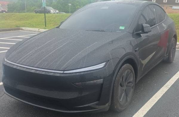 2026 Tesla Model Y's photo