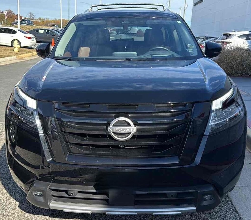 Used 2024 Nissan Pathfinder Platinum SUV