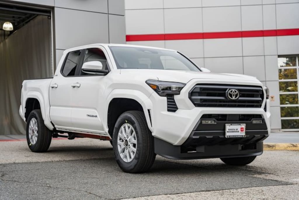 New 2025 Toyota Tacoma SR5 Truck Double Cab